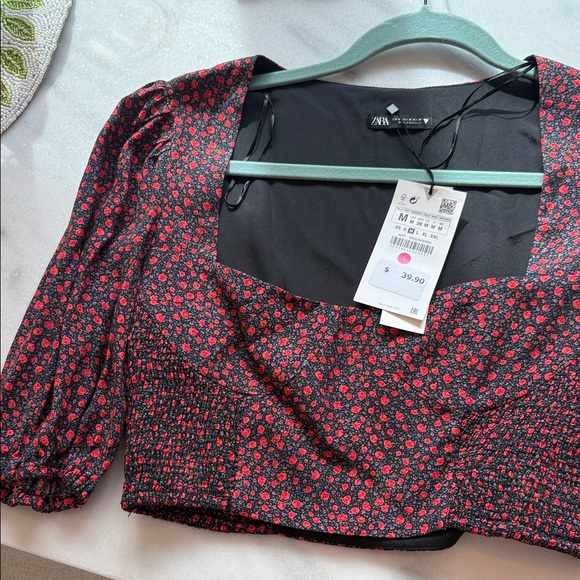 Zara Black and Red Floral Puff Sleeve Blouse - Picture 5 of 5